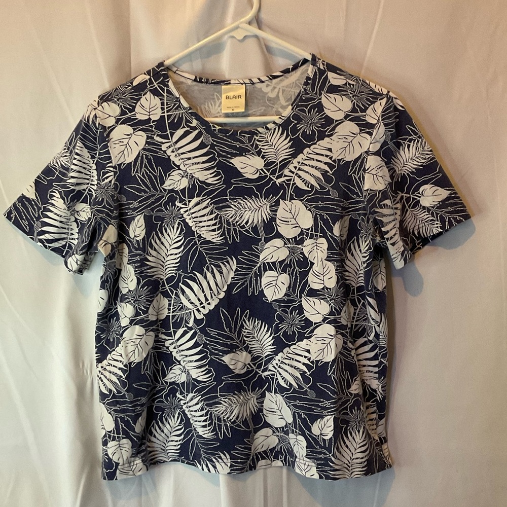 Blair Women’s Short Sleeve Hawaiian Tropical T-Shirt Size Medium Blue/White